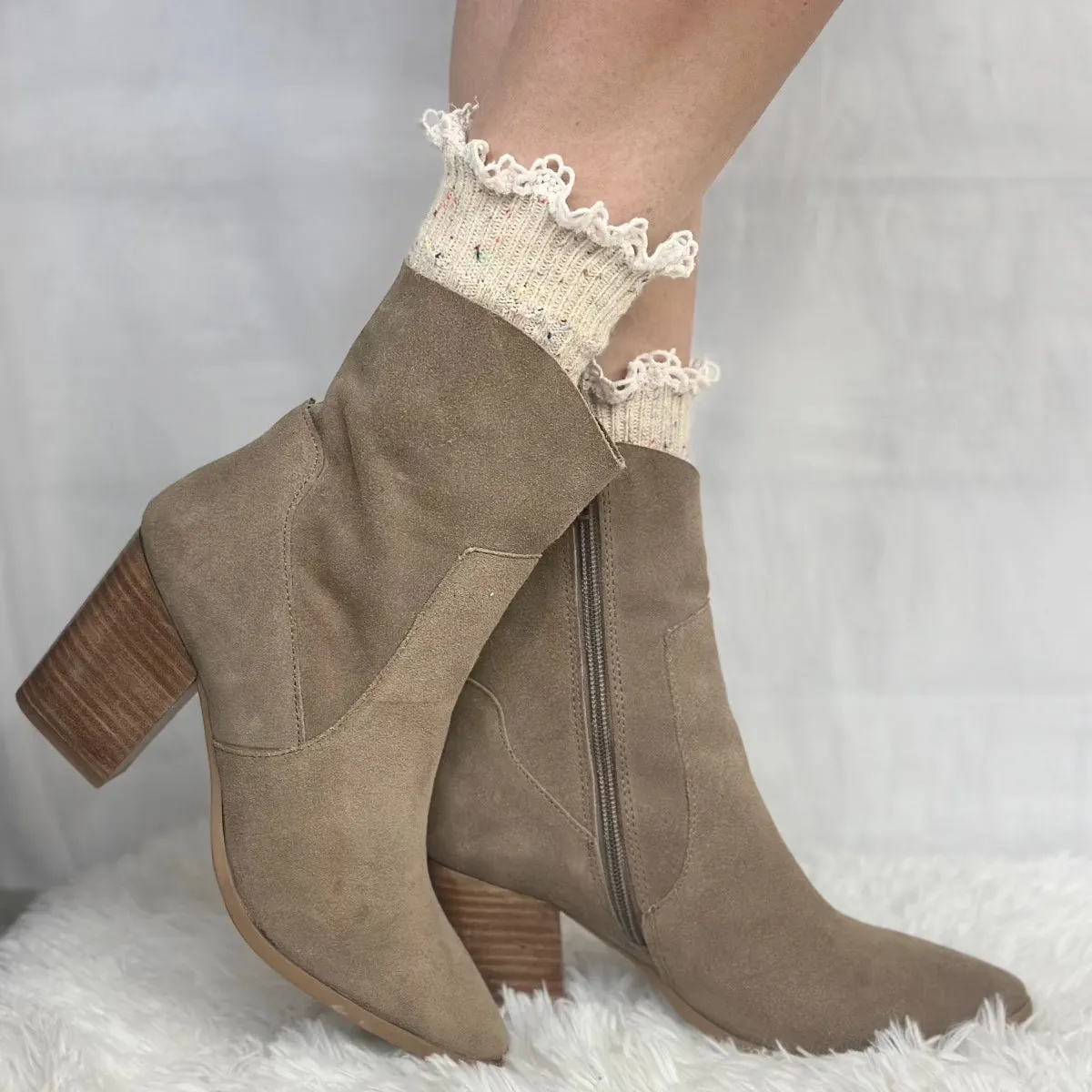 BOOTIE  lace slouch  socks - oatmeal